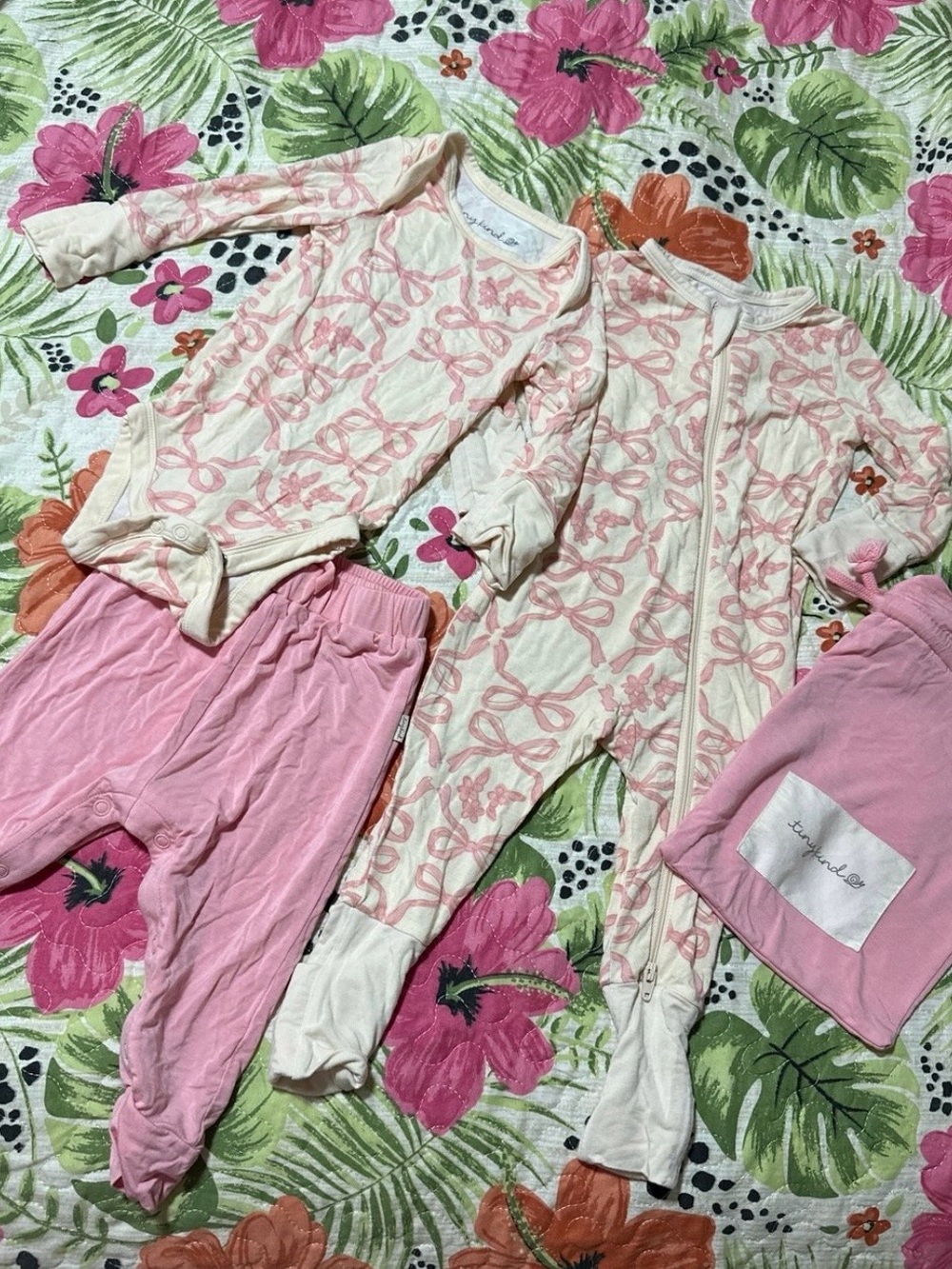 Infant Pink Bow-Print Sleepwear Set - 3-Piece Pajamas
